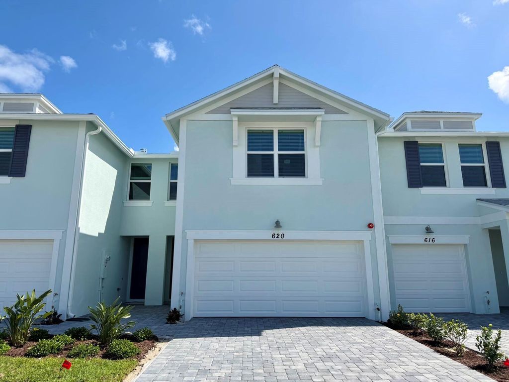 Photo of 620 Salisbury Circle, Fort Pierce, FL 34982 (MLS # B26006892)