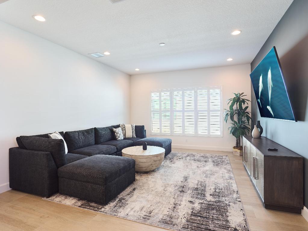 Riverland - Valencia Walk - Residential