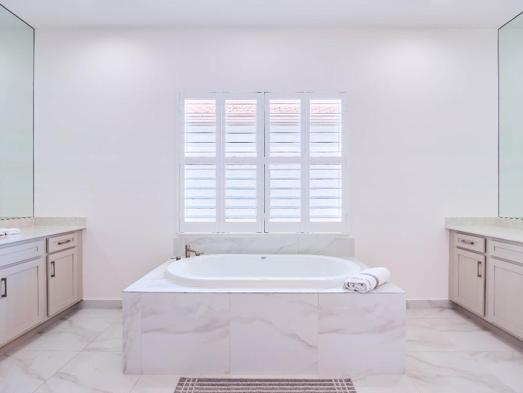 Riverland - Valencia Walk - Residential