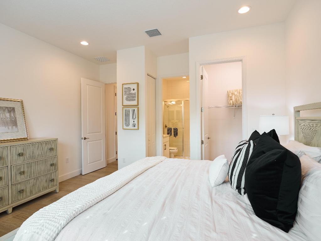 Riverland - Valencia Walk - Residential