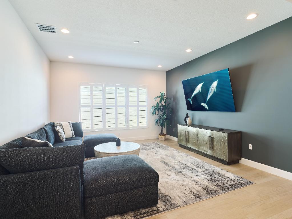 Riverland - Valencia Walk - Residential