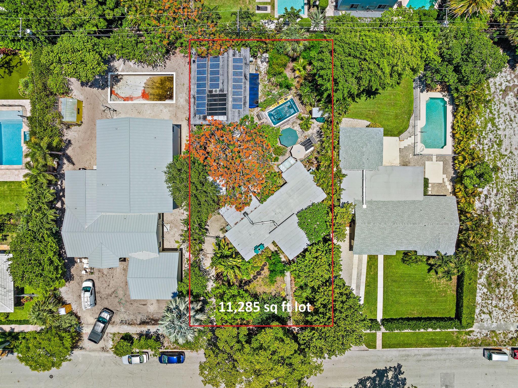 Looking to build in the desirable 'SoSo' neighborhood of coastal West Palm Beach? Now's your chance! This 11,285 sq. ft. lot is east of Olive Ave. on a quiet, tree-lined street. This property is not in a flood zone! Take a stroll along the Intracoastal Waterway/Flagler Drive. Walk or bike to Summa Beach, S. Olive Park/Community Center/Tennis Courts. Minutes to gorgeous beaches, golf courses, downtown West Palm Beach/Clematis St., downtown Lake Worth, great schools, The Square, The Warehouse District, world-class dining/shopping, Palm Beach Island, PBI Airport, Brightline Station, + exciting new developments underway just up the street along Dixie Hwy!