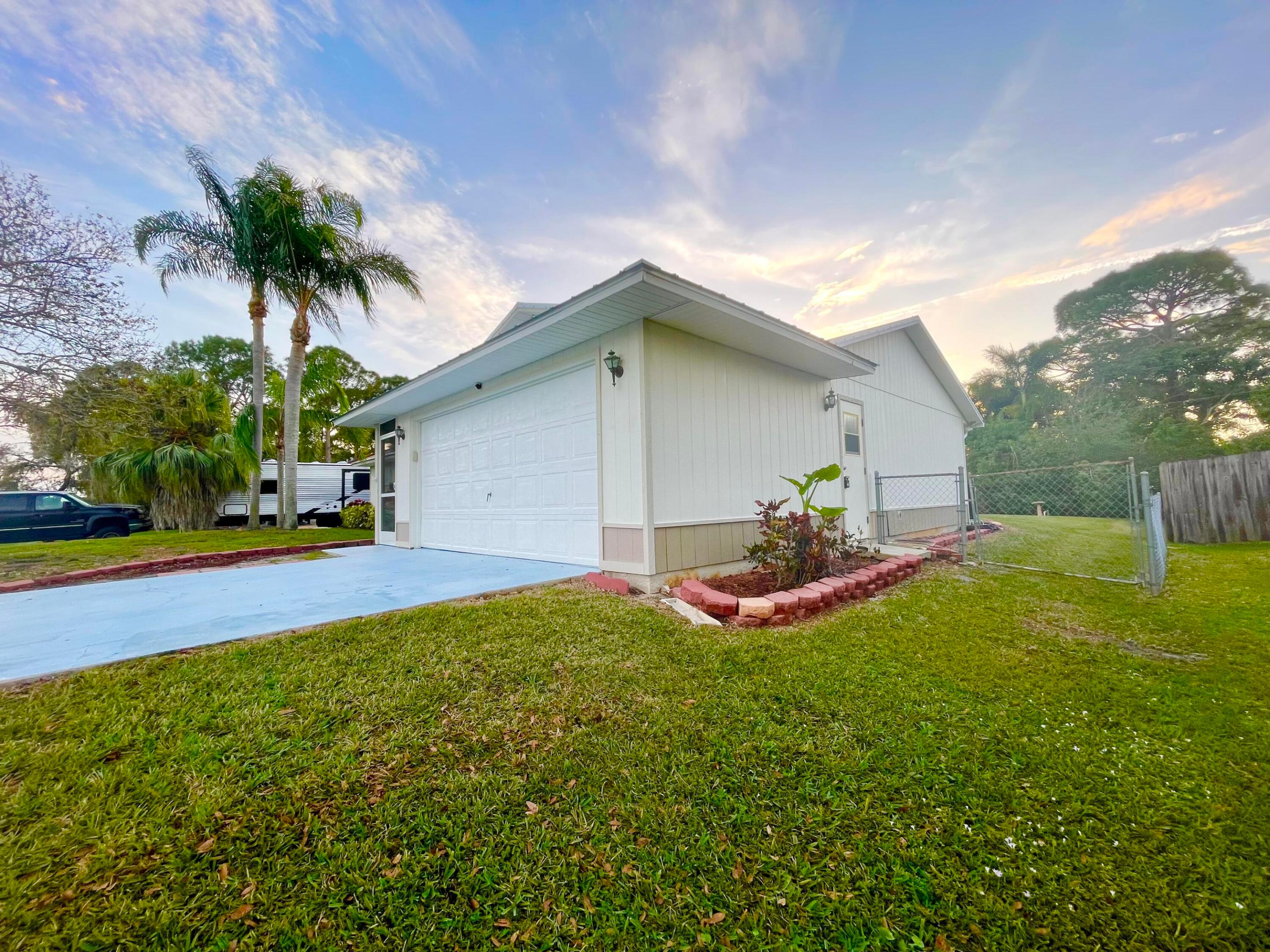1150 SW Jumper Street, Port St Lucie, FL, 34983/$392,000 2 1150 SW Jumper Street