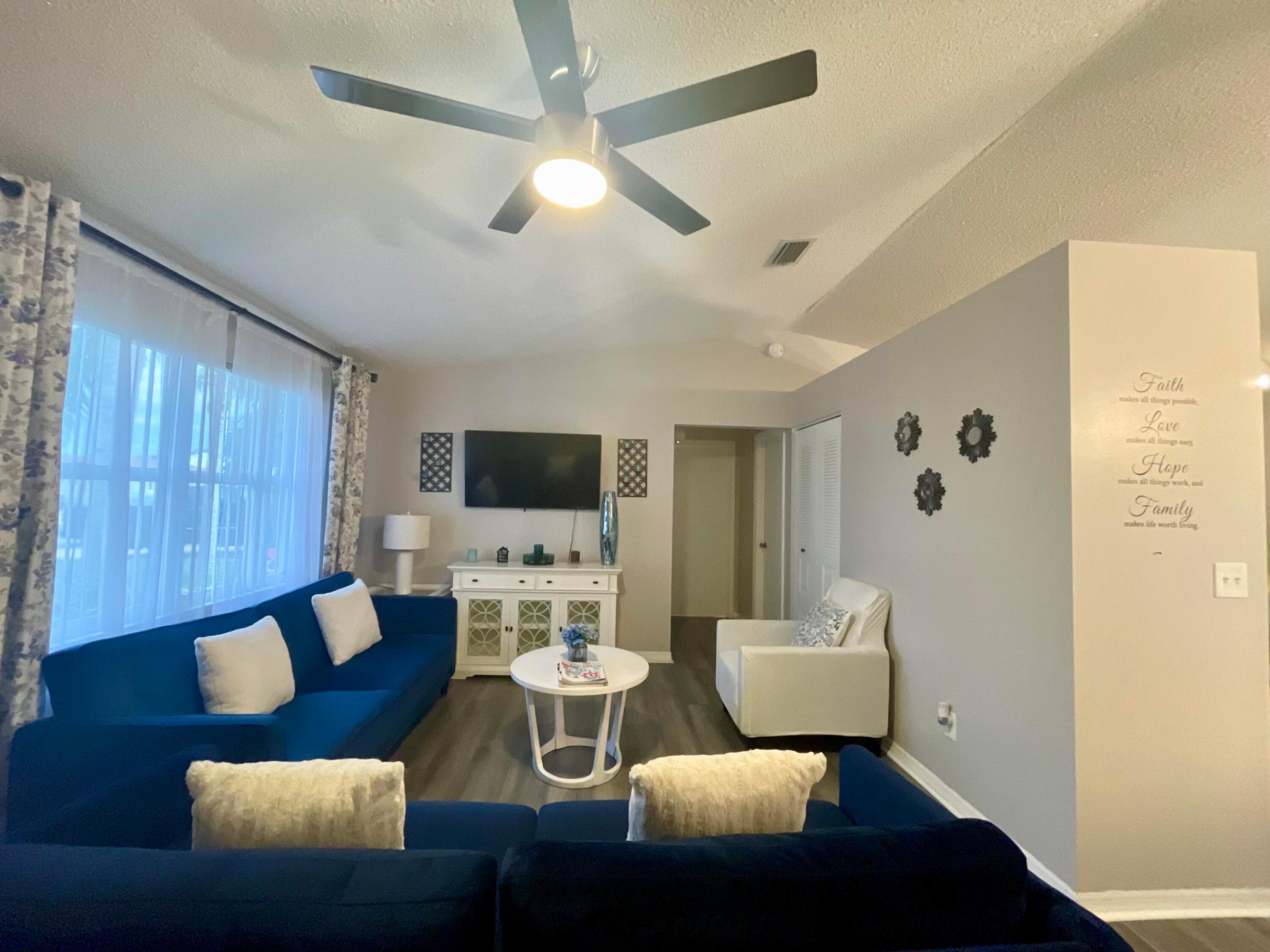 PORT ST LUCIE SECTION 4 - Residential