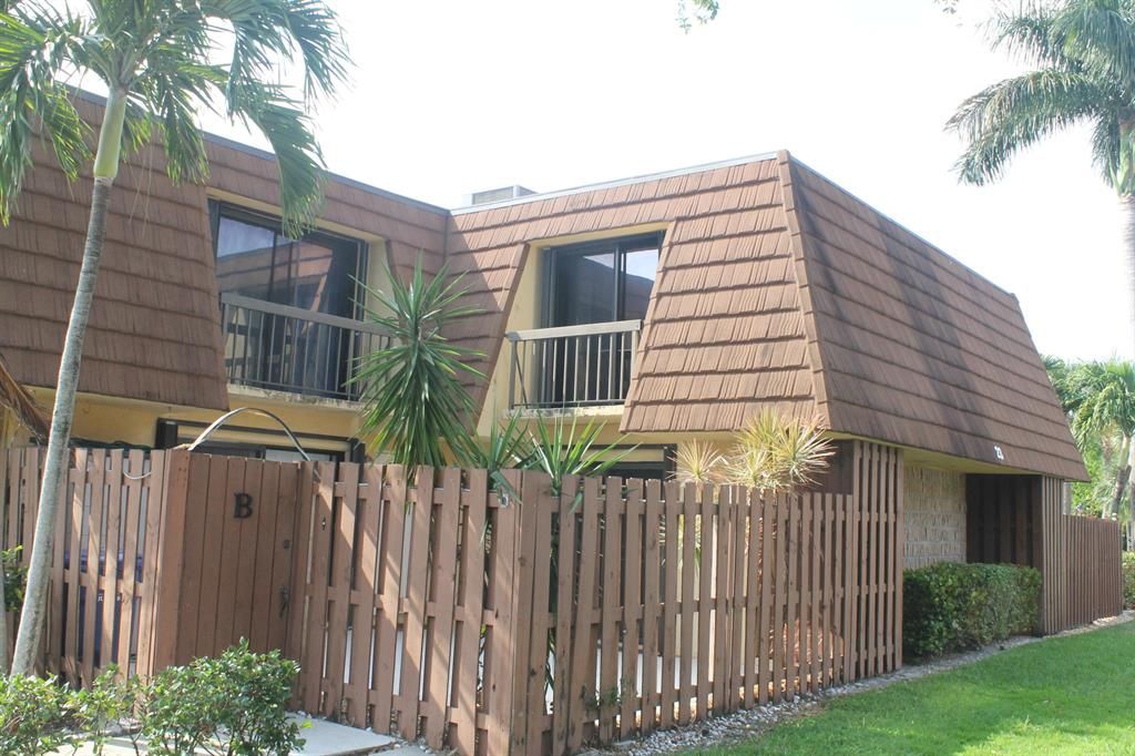 Photo of 825 Center Street #23b, Jupiter, FL 33458 (MLS # R10878923)