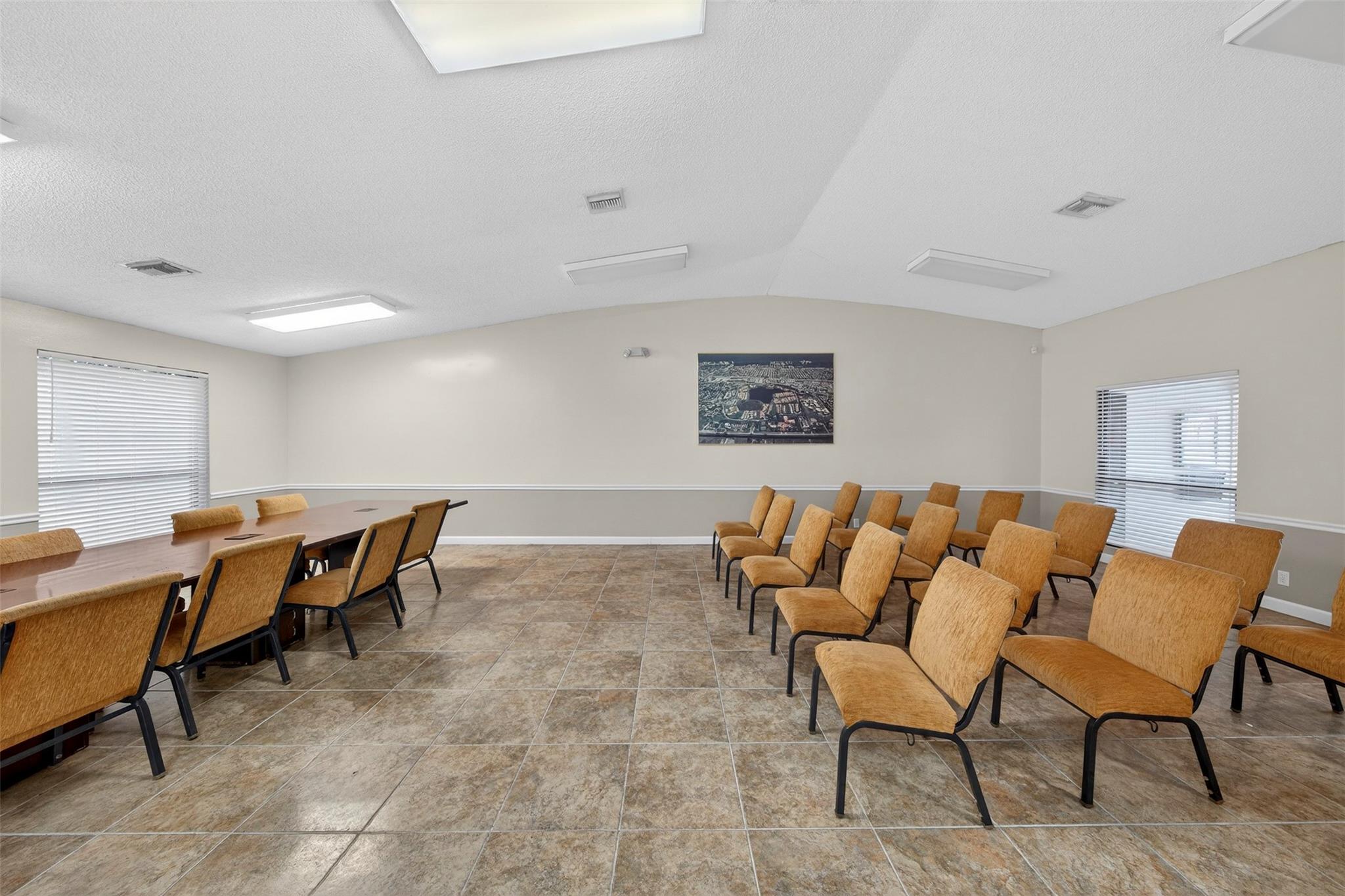 WINDWOOD UNIT I - Residential Lease