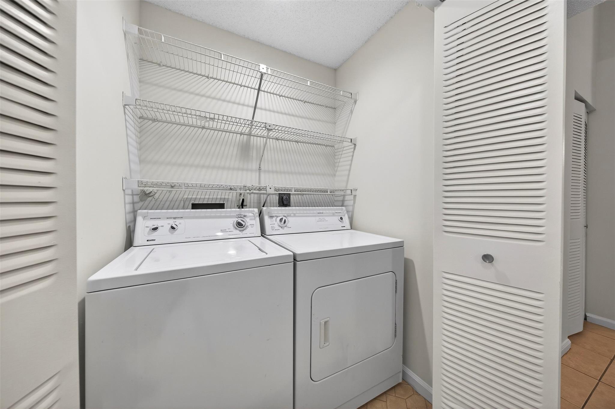 WINDWOOD UNIT I - Residential Lease