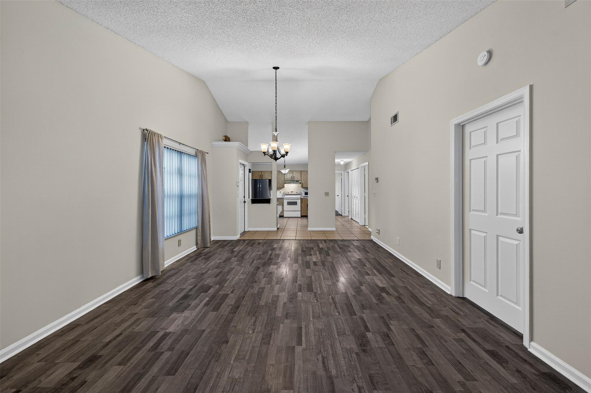 WINDWOOD UNIT I - Residential Lease