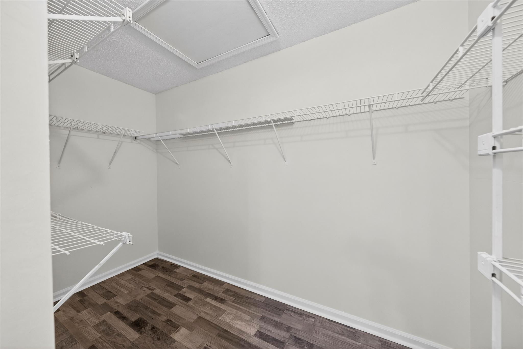 WINDWOOD UNIT I - Residential Lease