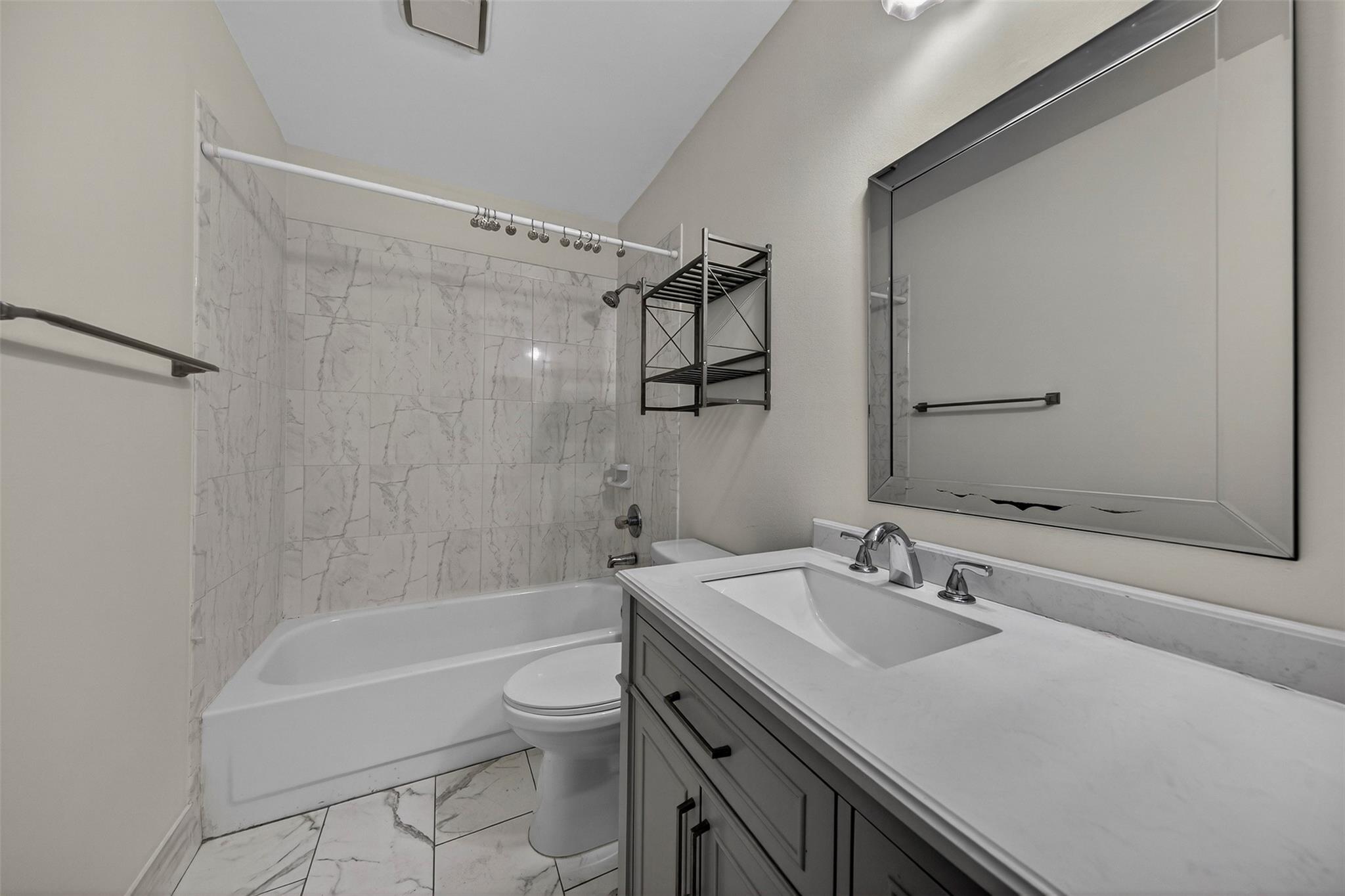 WINDWOOD UNIT I - Residential Lease