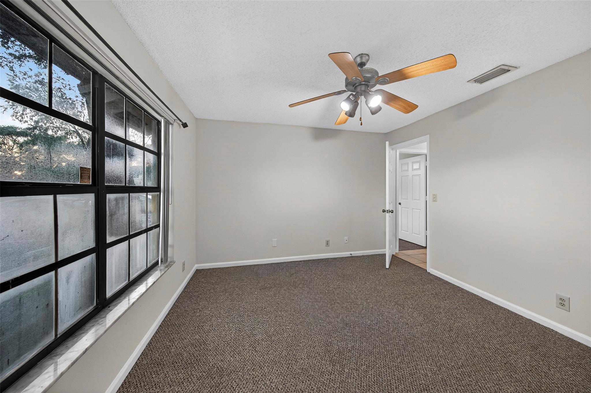 WINDWOOD UNIT I - Residential Lease