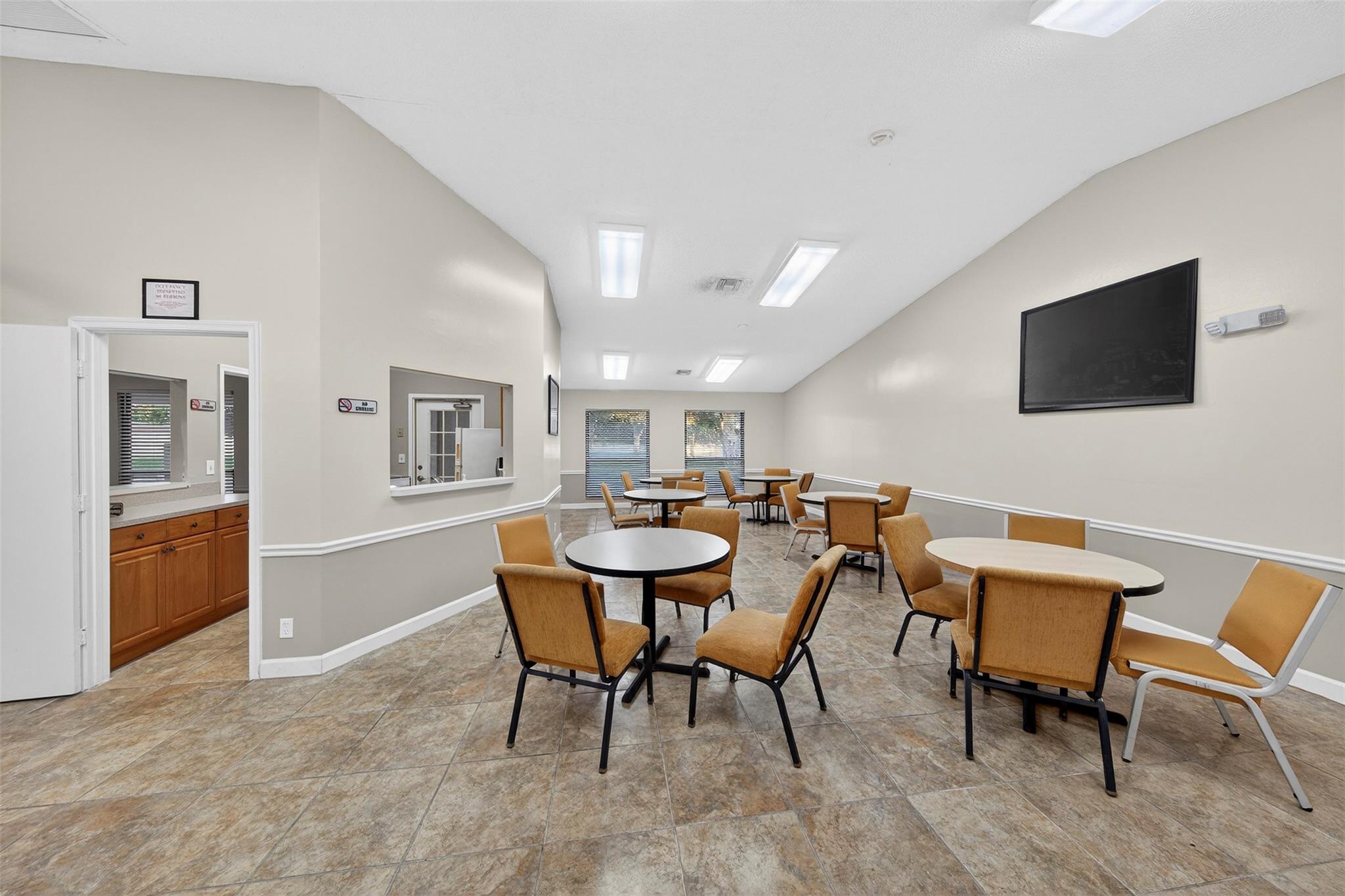 WINDWOOD UNIT I - Residential Lease