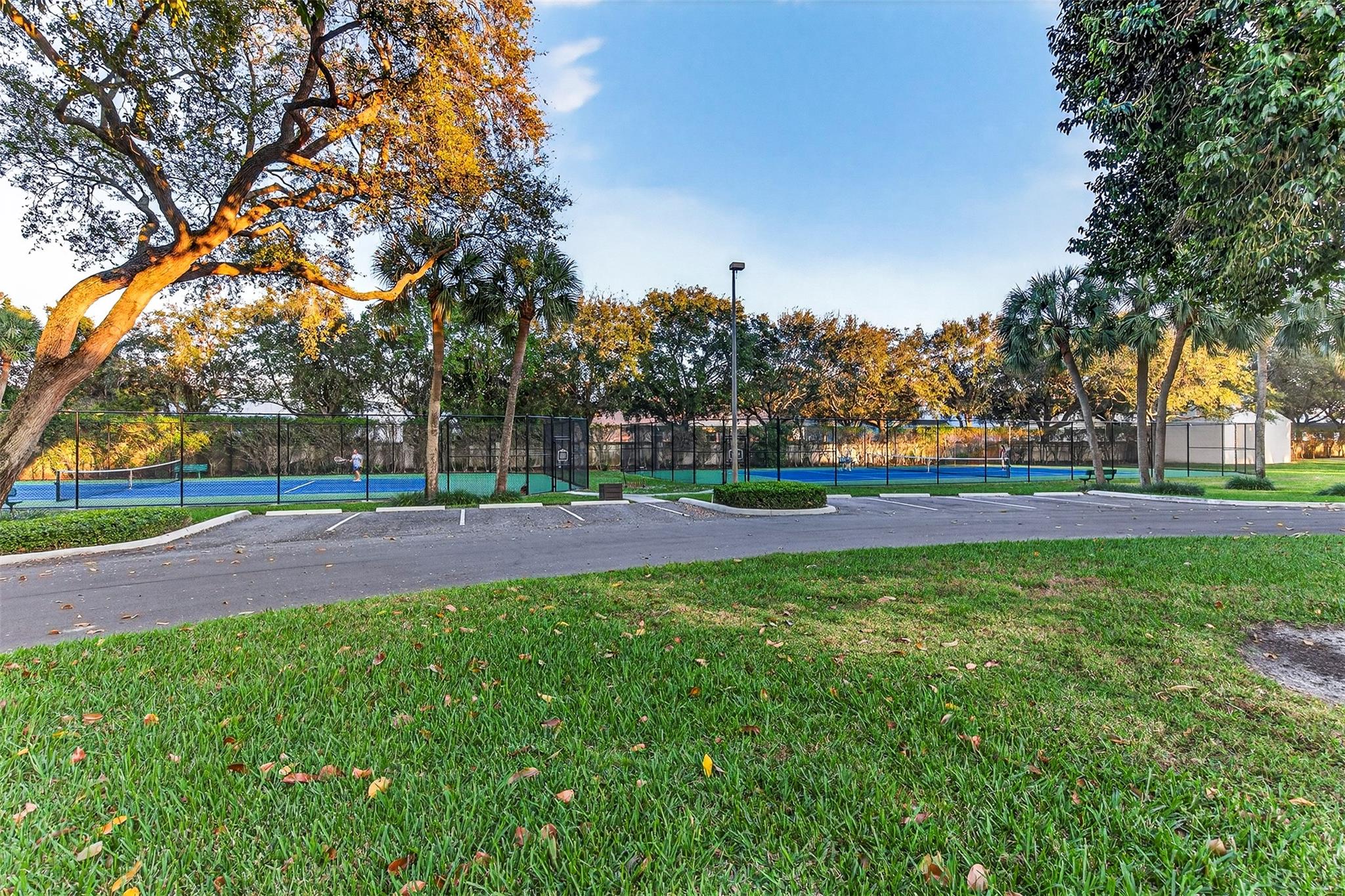 WINDWOOD UNIT I - Residential Lease