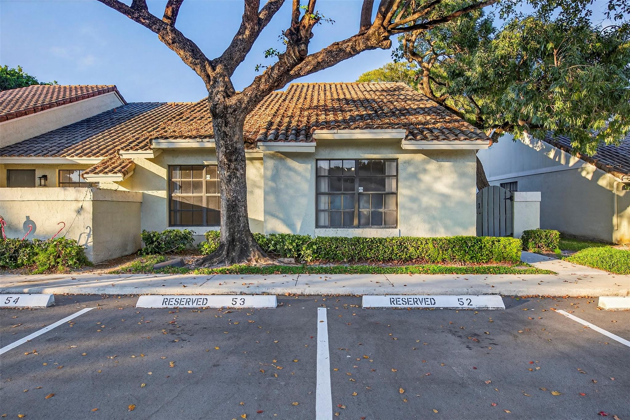 WINDWOOD UNIT I - Residential Lease