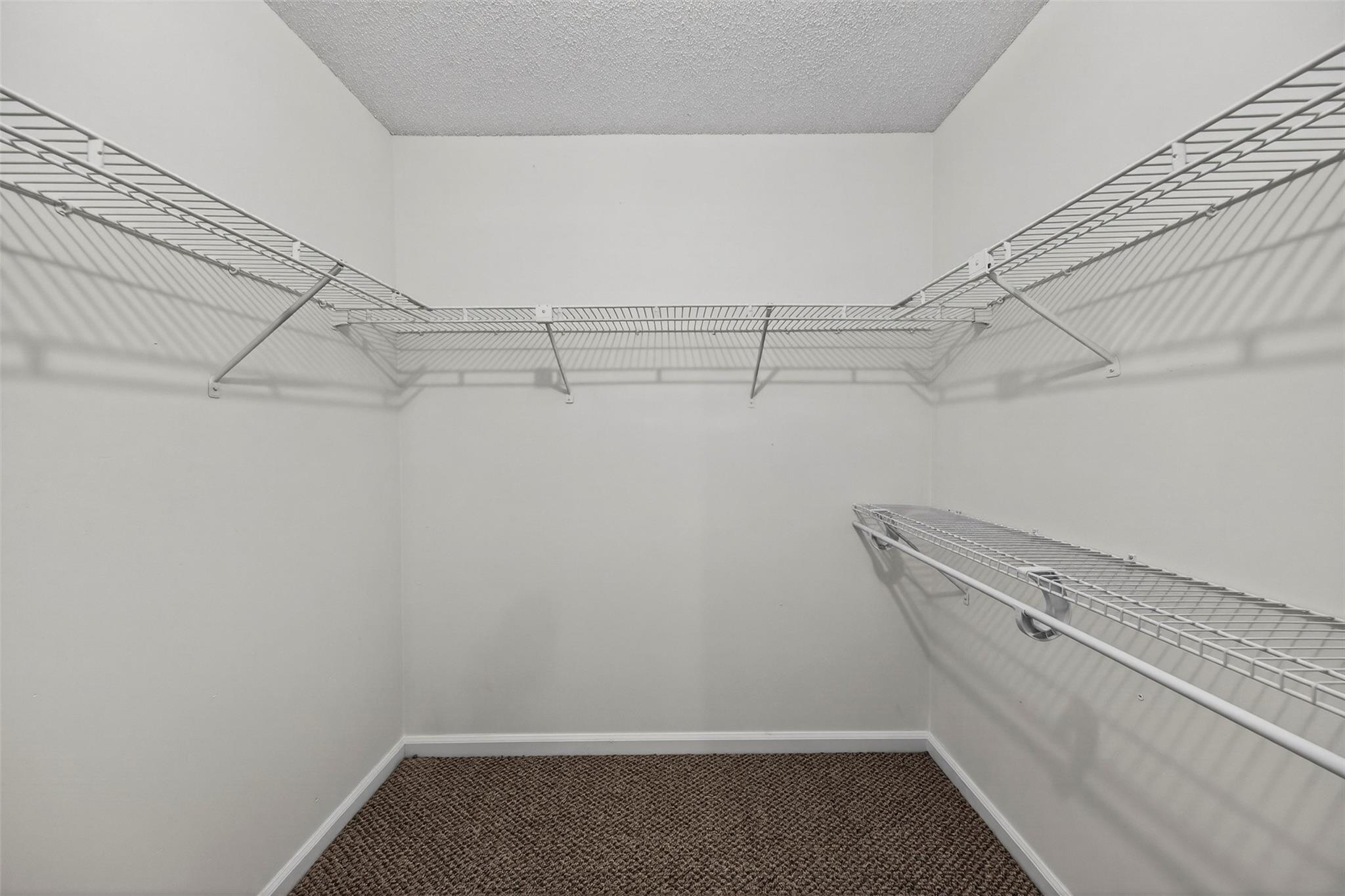 WINDWOOD UNIT I - Residential Lease