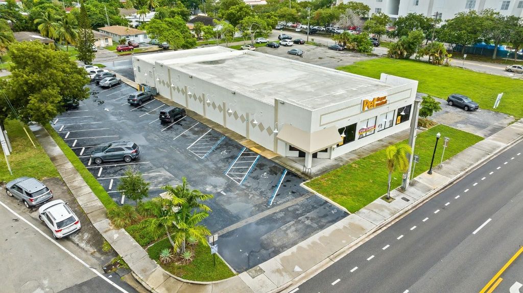 Photo of 2111 N Federal Highway, Hollywood, FL 33020 (MLS # F10522876)