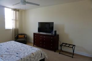 PALMETTO PLACE - Residential Lease