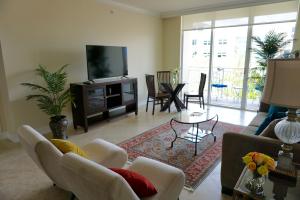 PALMETTO PLACE - Residential Lease