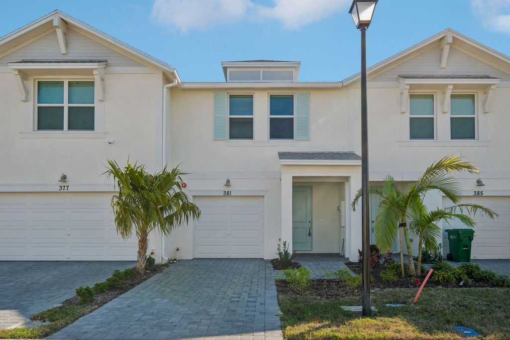 Photo of 381 Salisbury Circle, Fort Pierce, FL 34982 (MLS # R11047967)