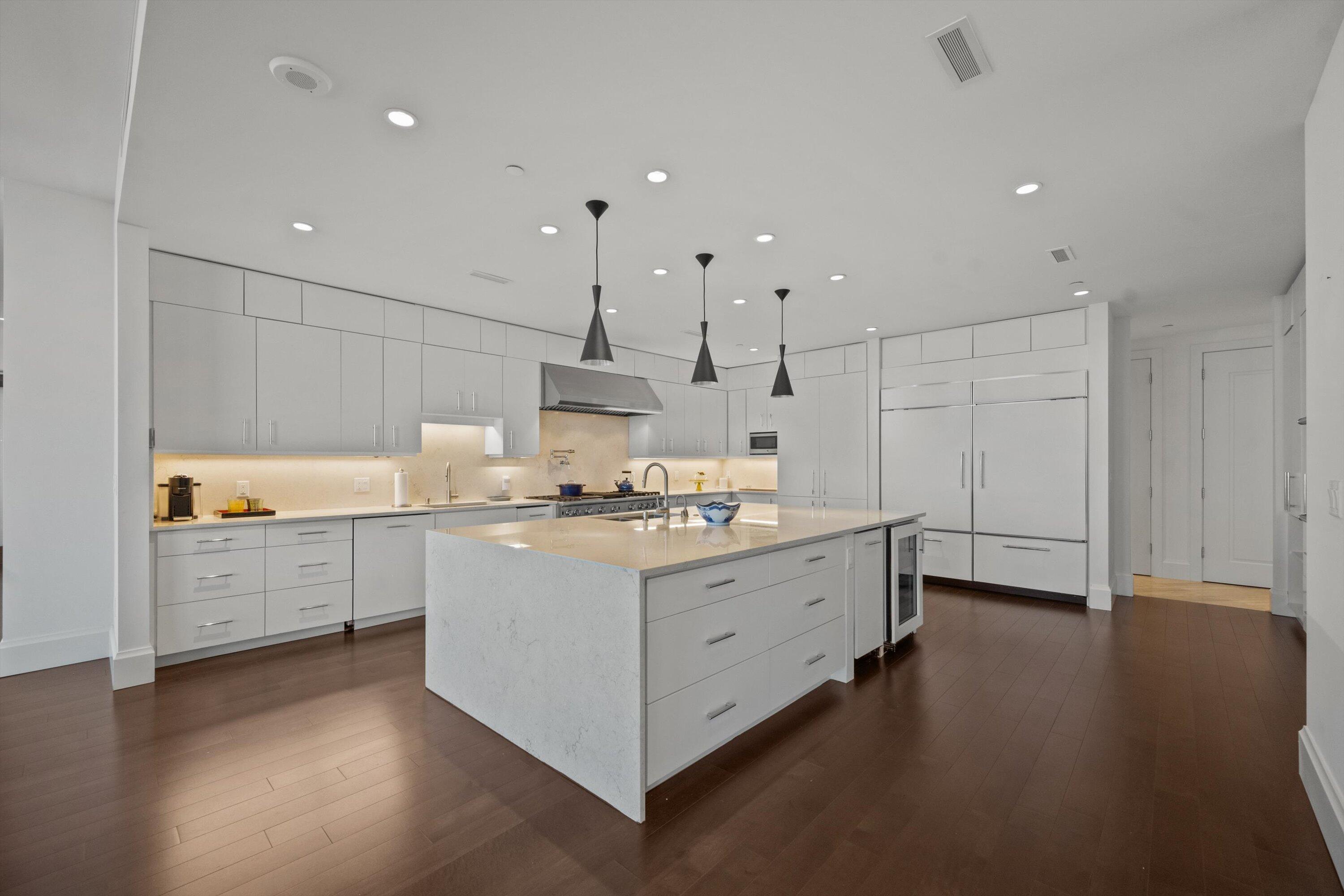 BELLARIA CONDOMINIUM - Residential