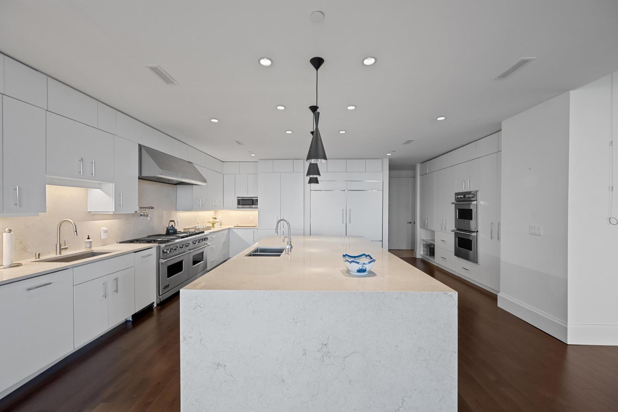 BELLARIA CONDOMINIUM - Residential