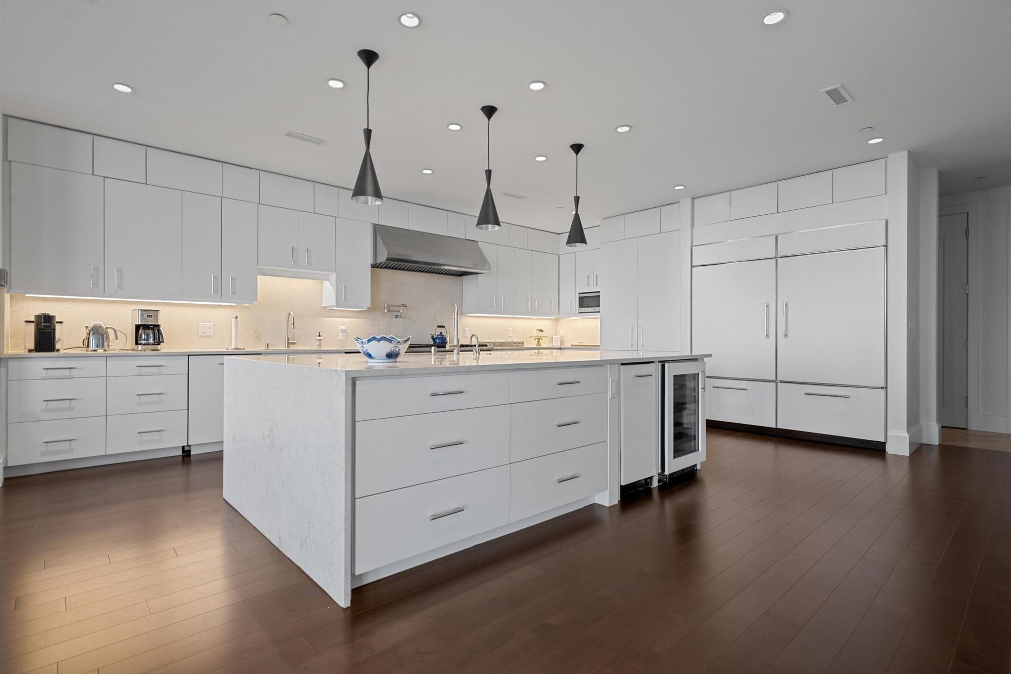 BELLARIA CONDOMINIUM - Residential