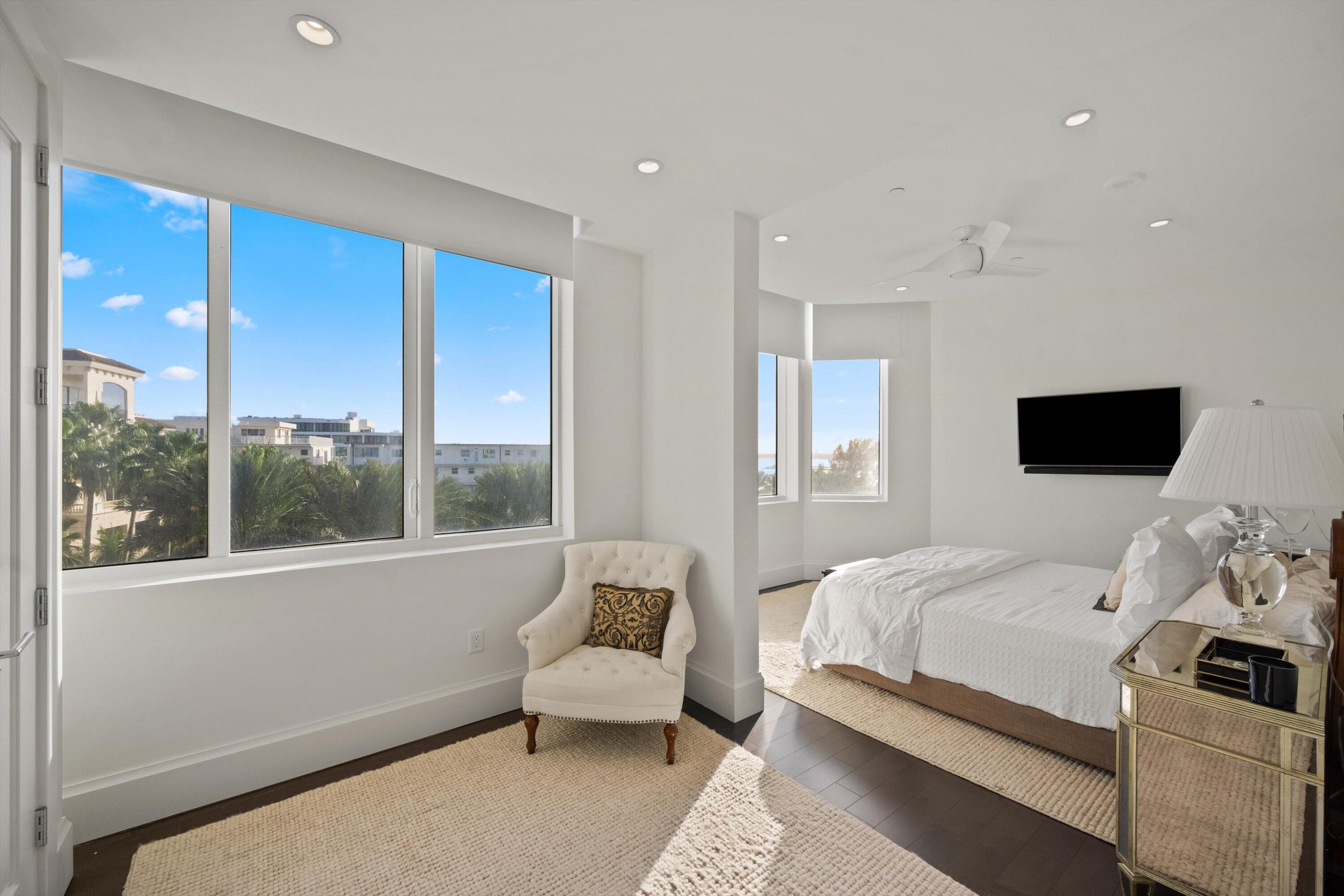 BELLARIA CONDOMINIUM - Residential