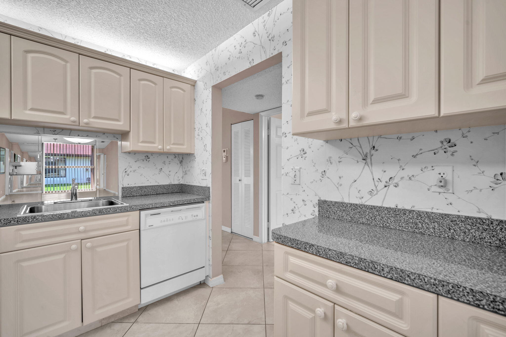 KINGS POINT 13 - Residential