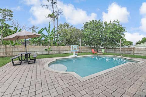 Tiny photo for 100 Greenwood Court, Royal Palm Beach, FL 33411 (MLS # B26036302)