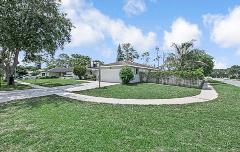 Tiny photo for 100 Greenwood Court, Royal Palm Beach, FL 33411 (MLS # B26036302)