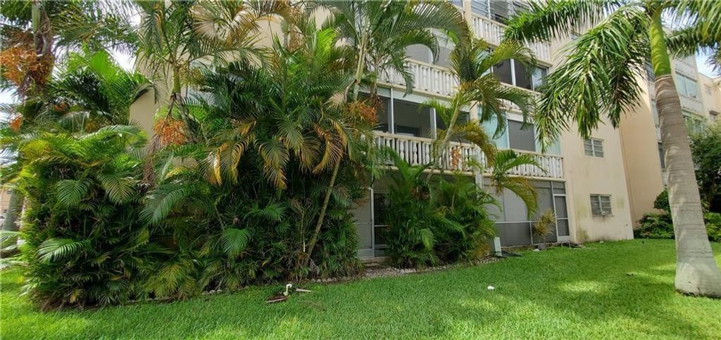 Photo of 218 NE 12th Avenue #108, Hallandale Beach, FL 33009 (MLS # F10445832)