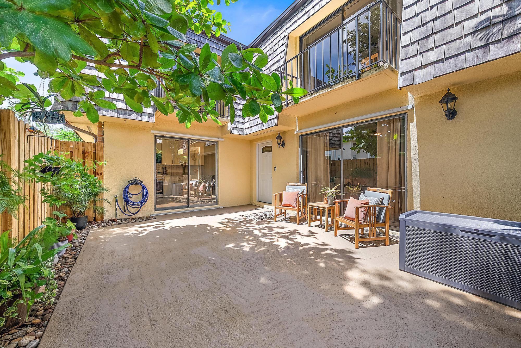 LAKEWOOD OF PALM SPRINGS - Residential