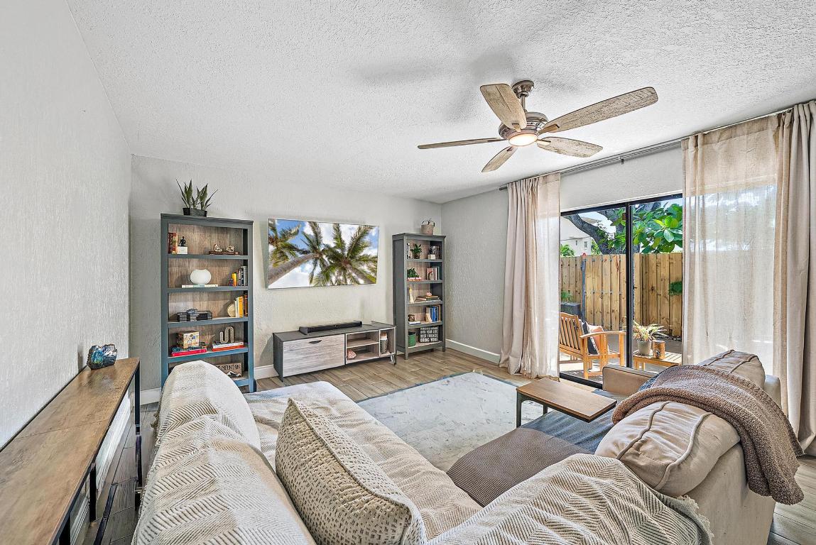 LAKEWOOD OF PALM SPRINGS - Residential