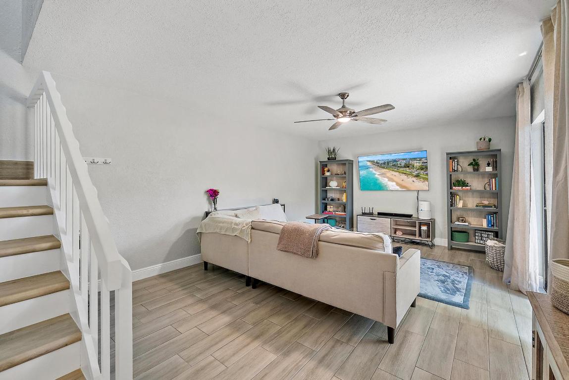 LAKEWOOD OF PALM SPRINGS - Residential