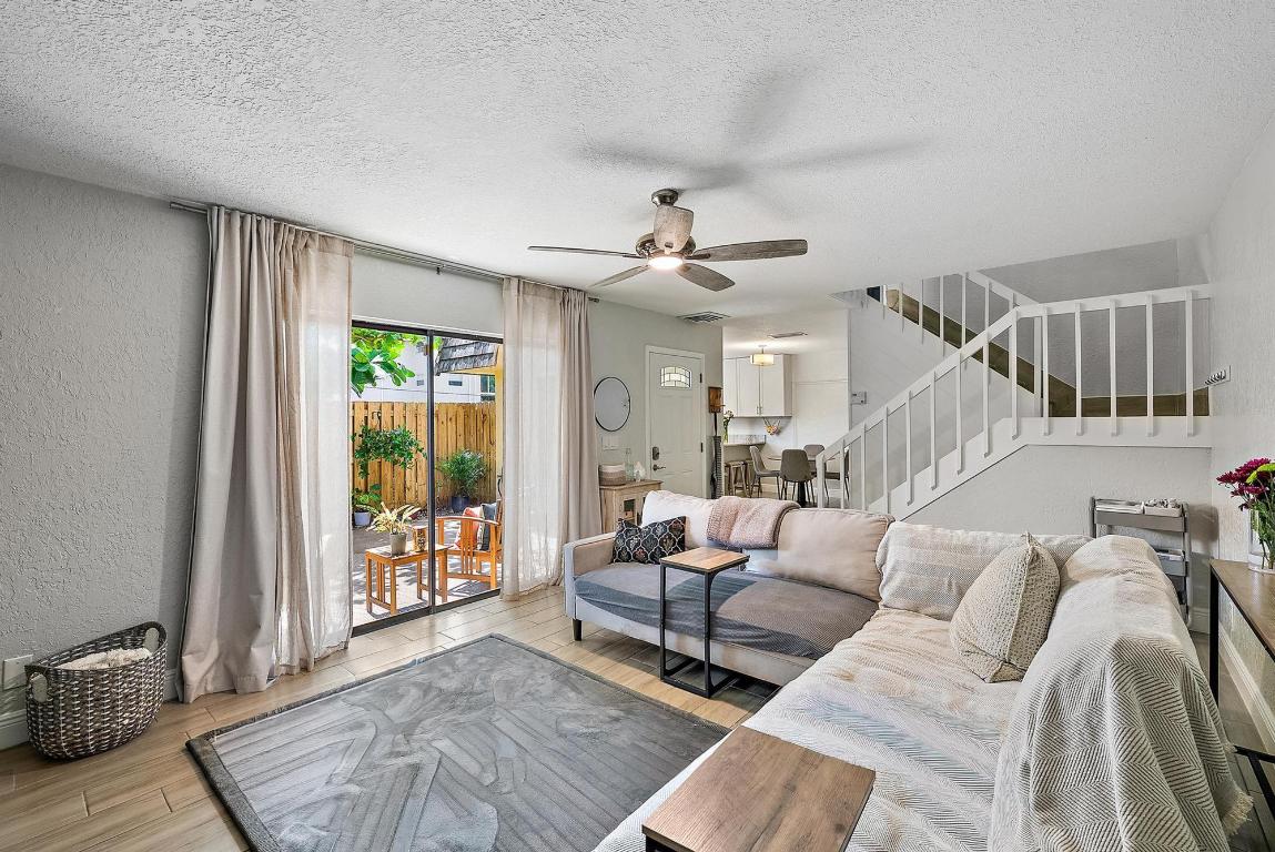 LAKEWOOD OF PALM SPRINGS - Residential