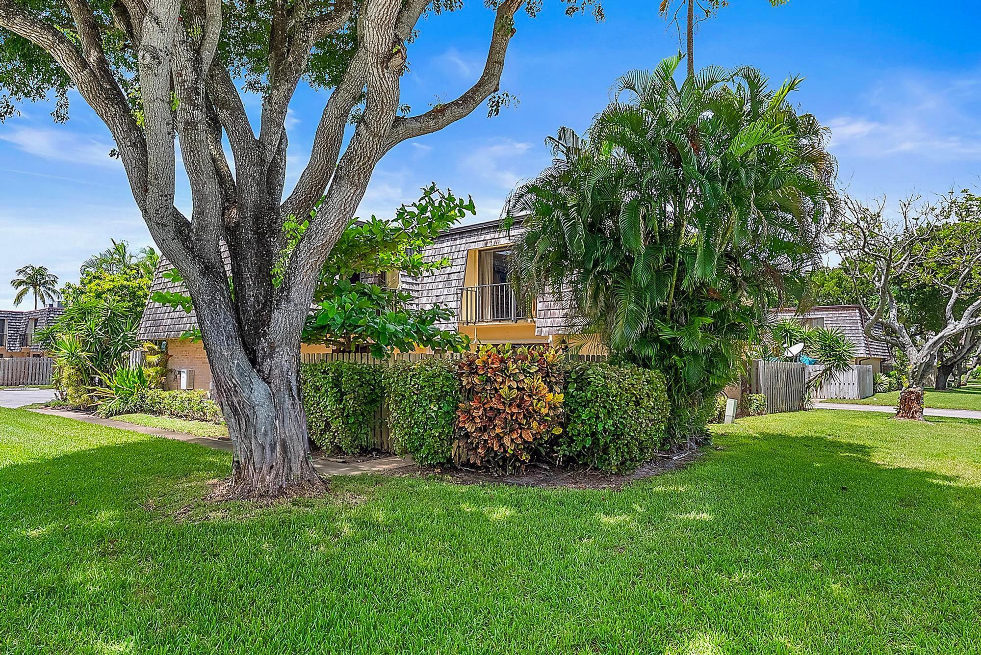 LAKEWOOD OF PALM SPRINGS - Residential