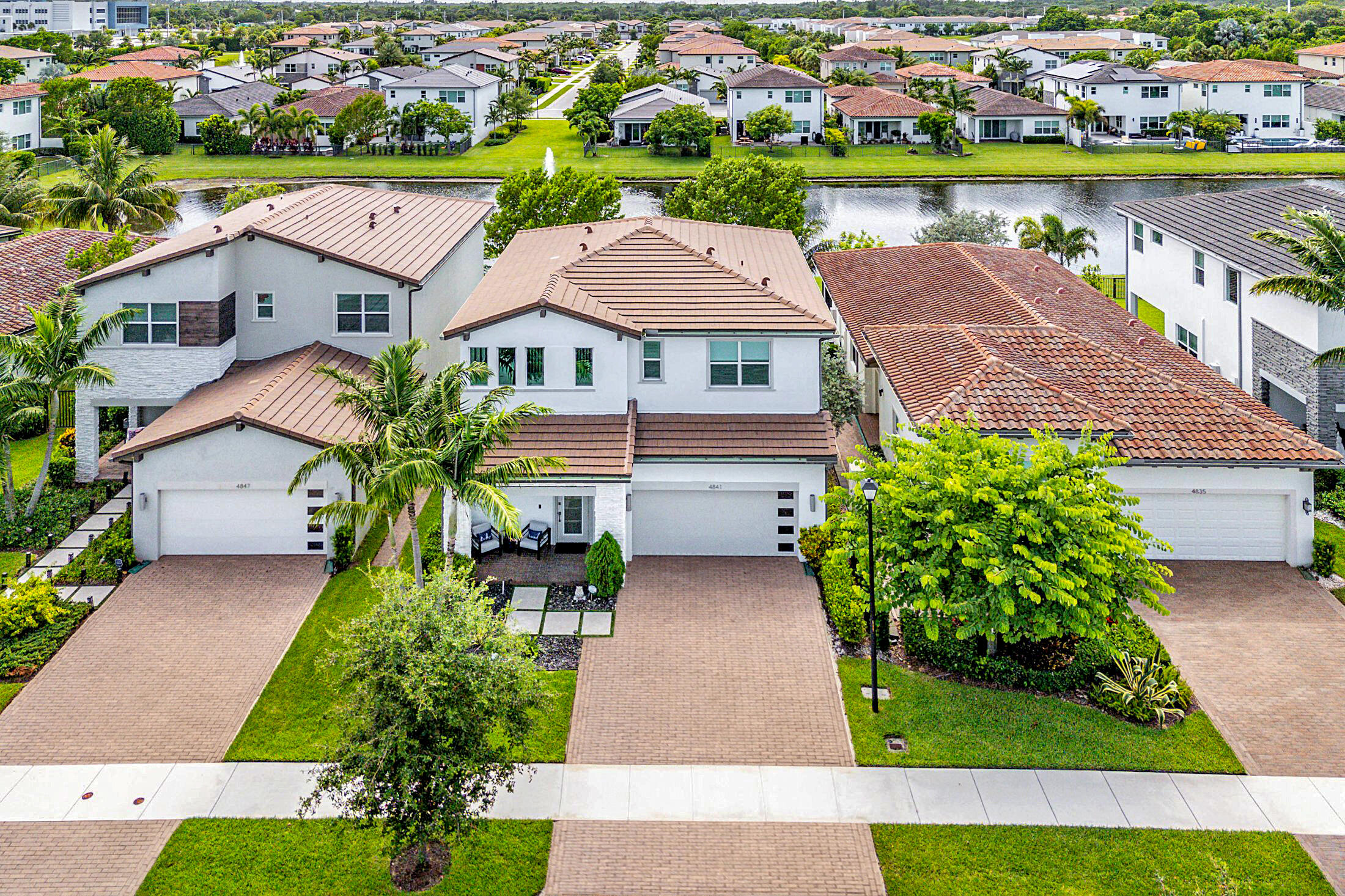 4841 Saddle Ranch Road