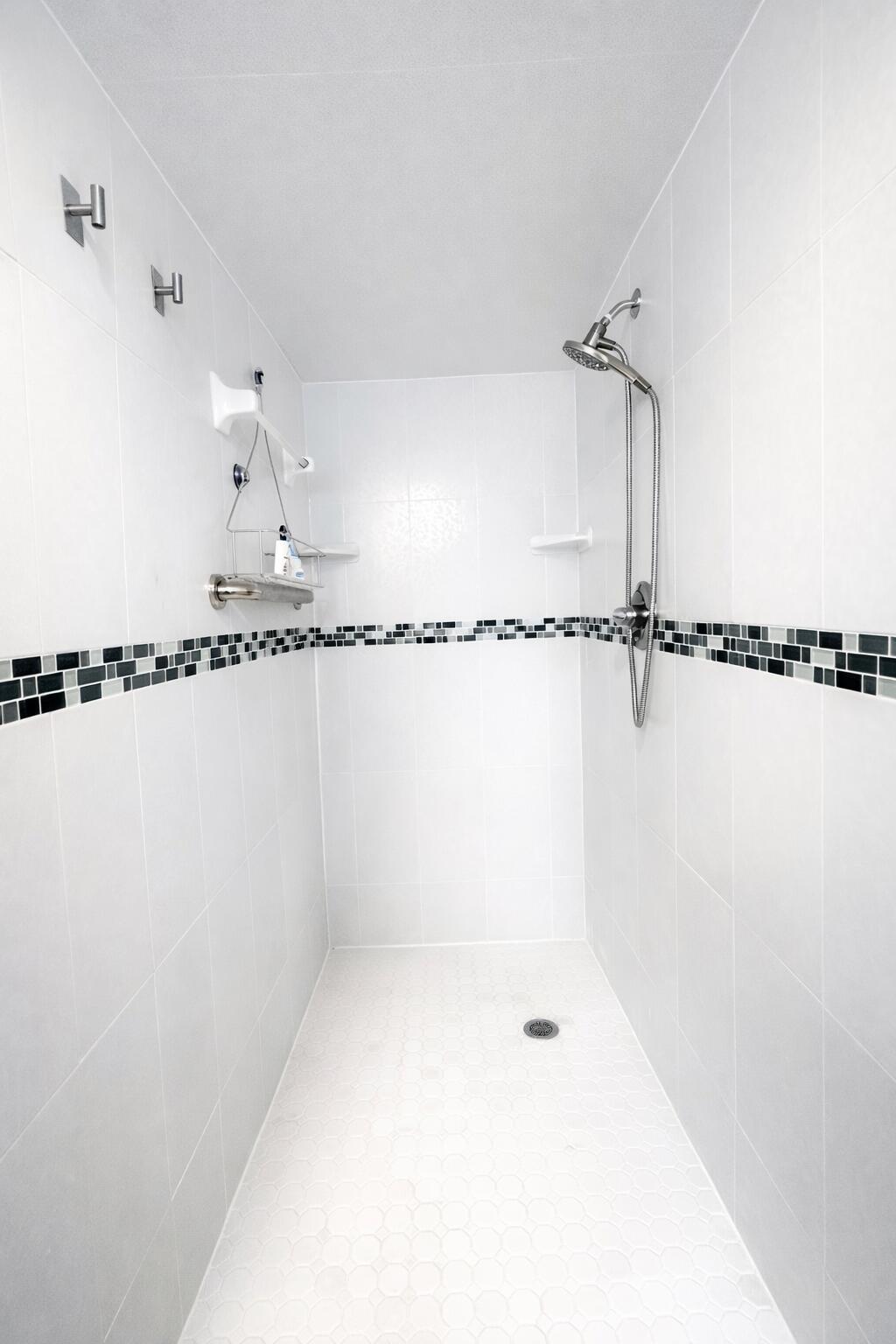 COLONIAL CLUB CONDO SEC 1 - Residential