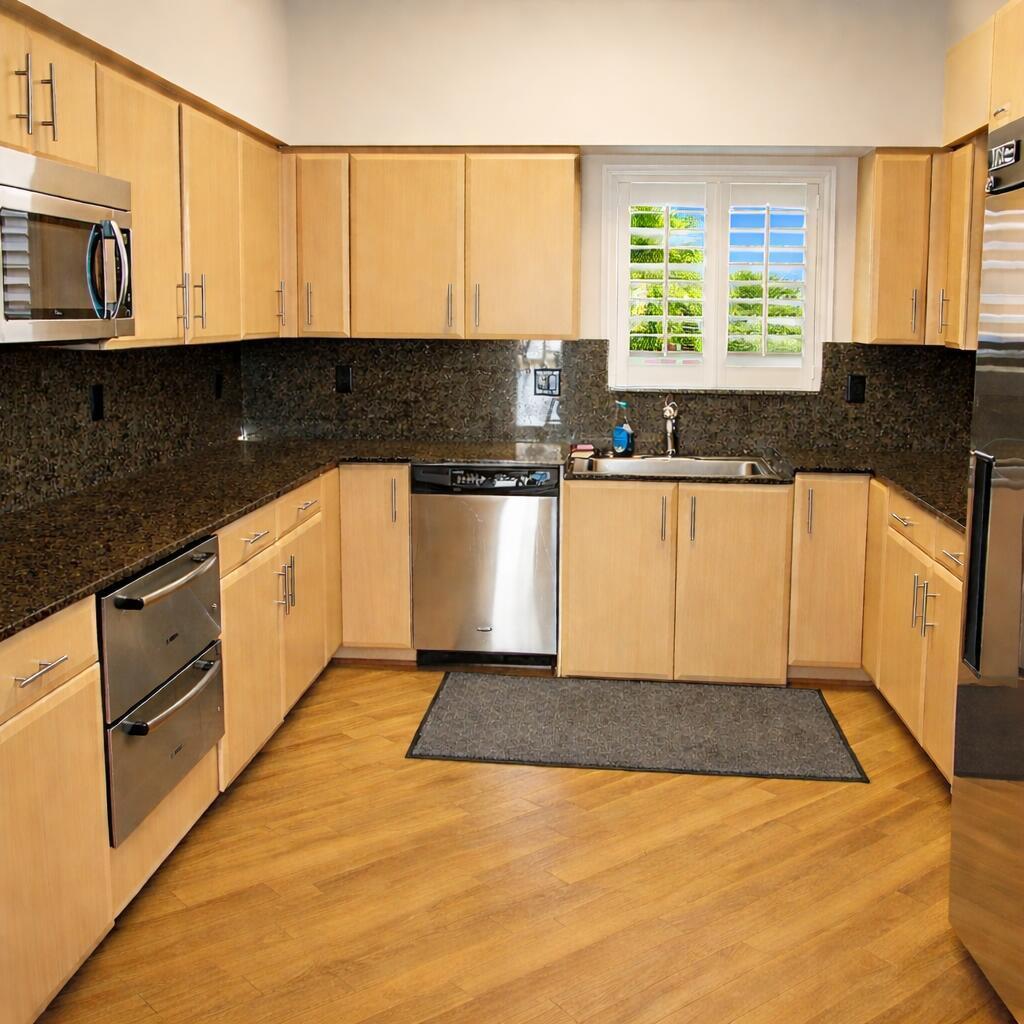 COLONIAL CLUB CONDO SEC 1 - Residential