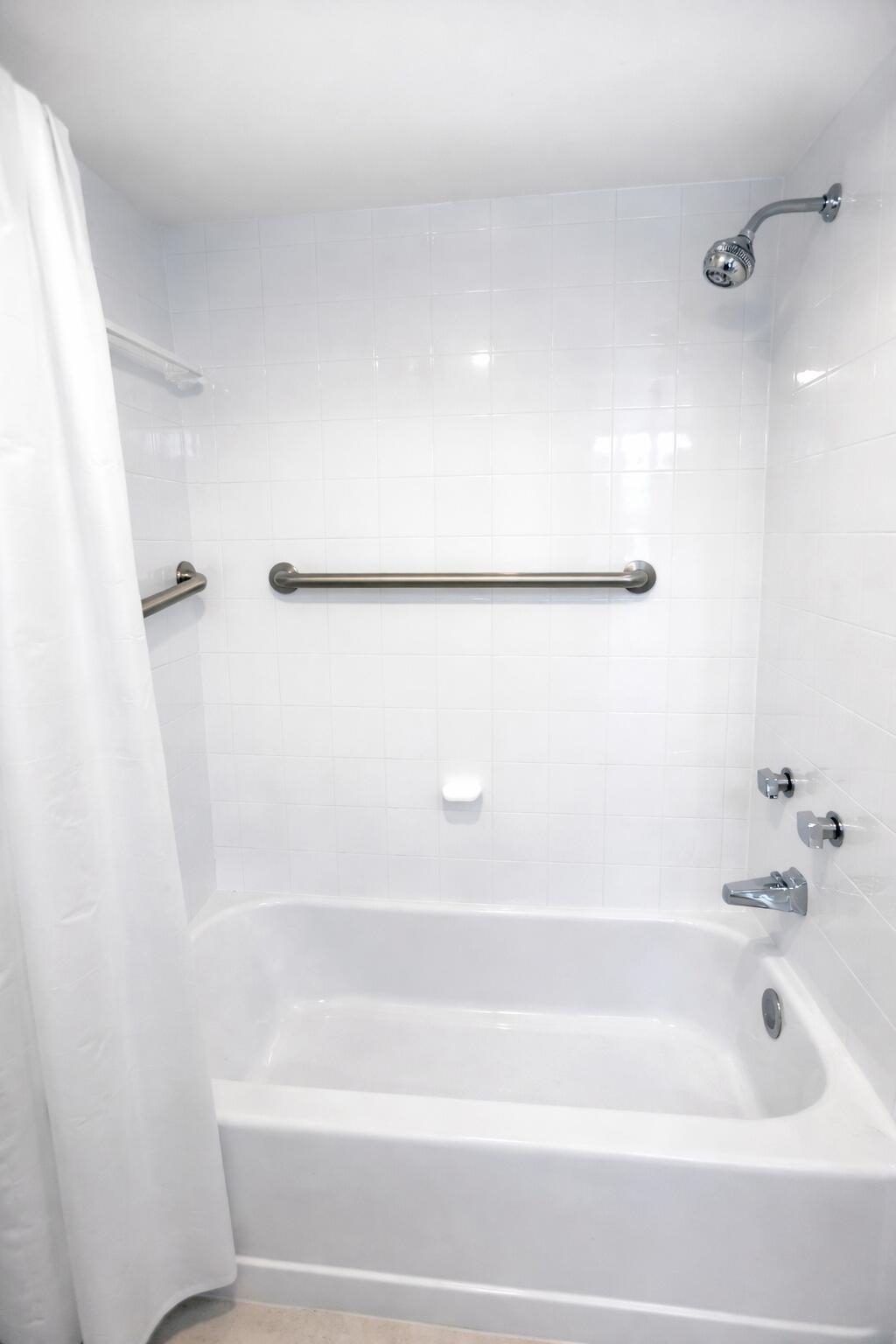 COLONIAL CLUB CONDO SEC 1 - Residential