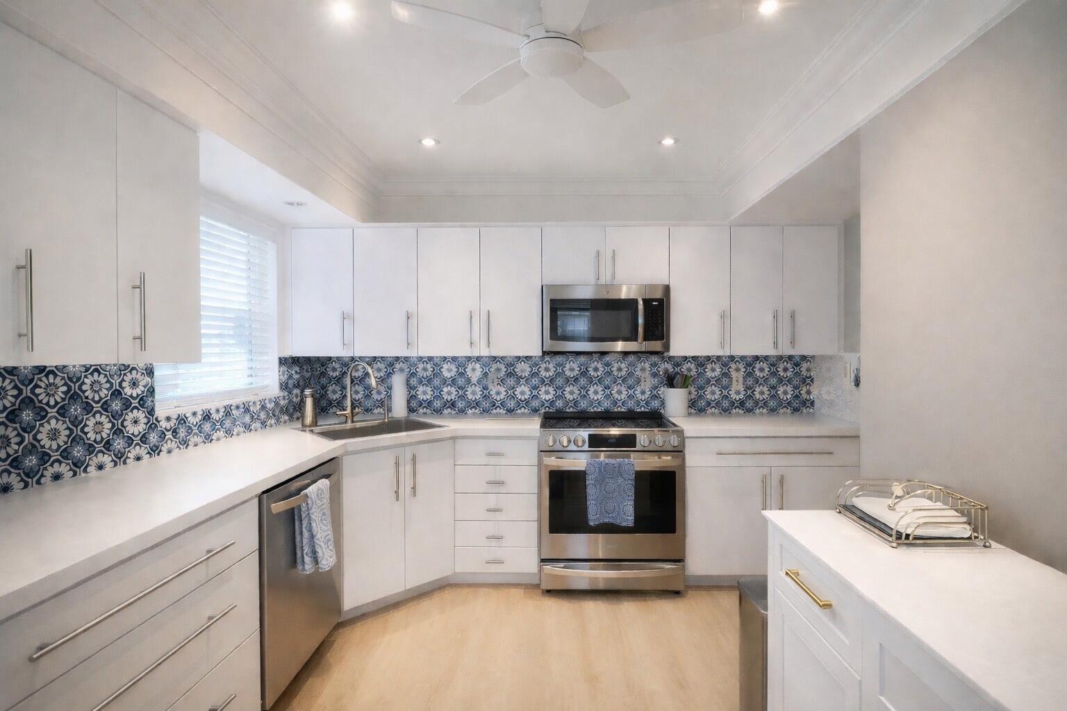 COLONIAL CLUB CONDO SEC 1 - Residential