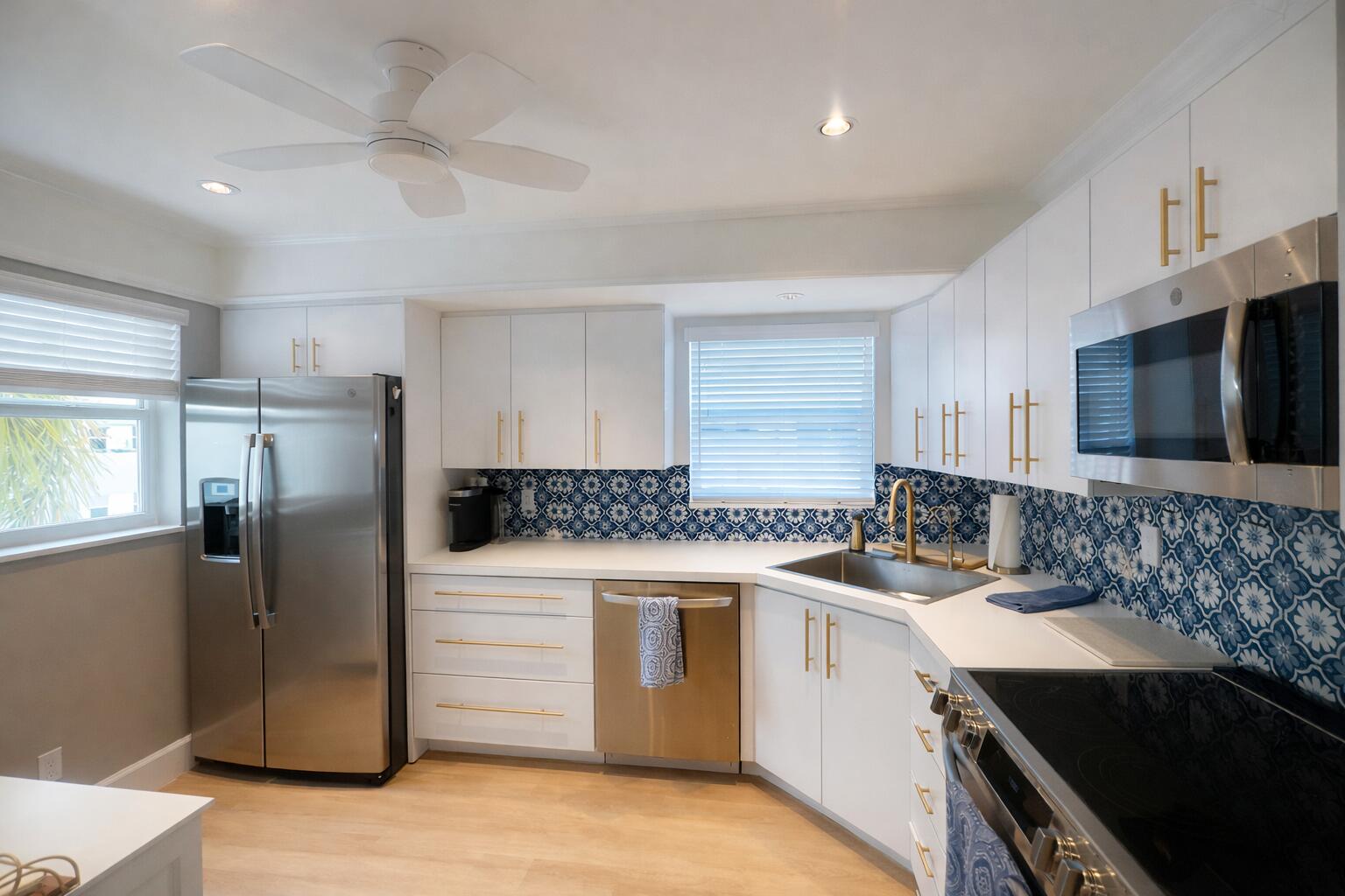 COLONIAL CLUB CONDO SEC 1 - Residential