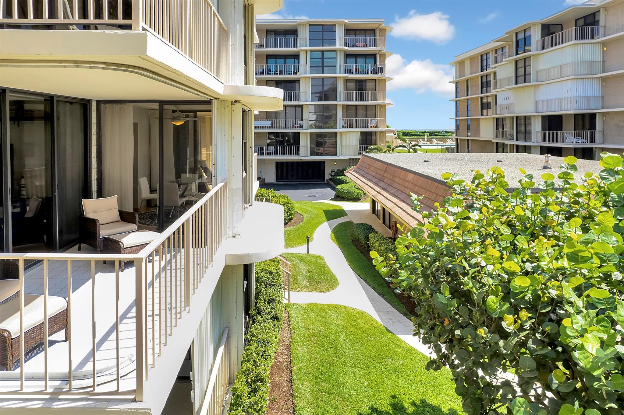 THIRTY TWO HUNDRED COND - Residential Lease