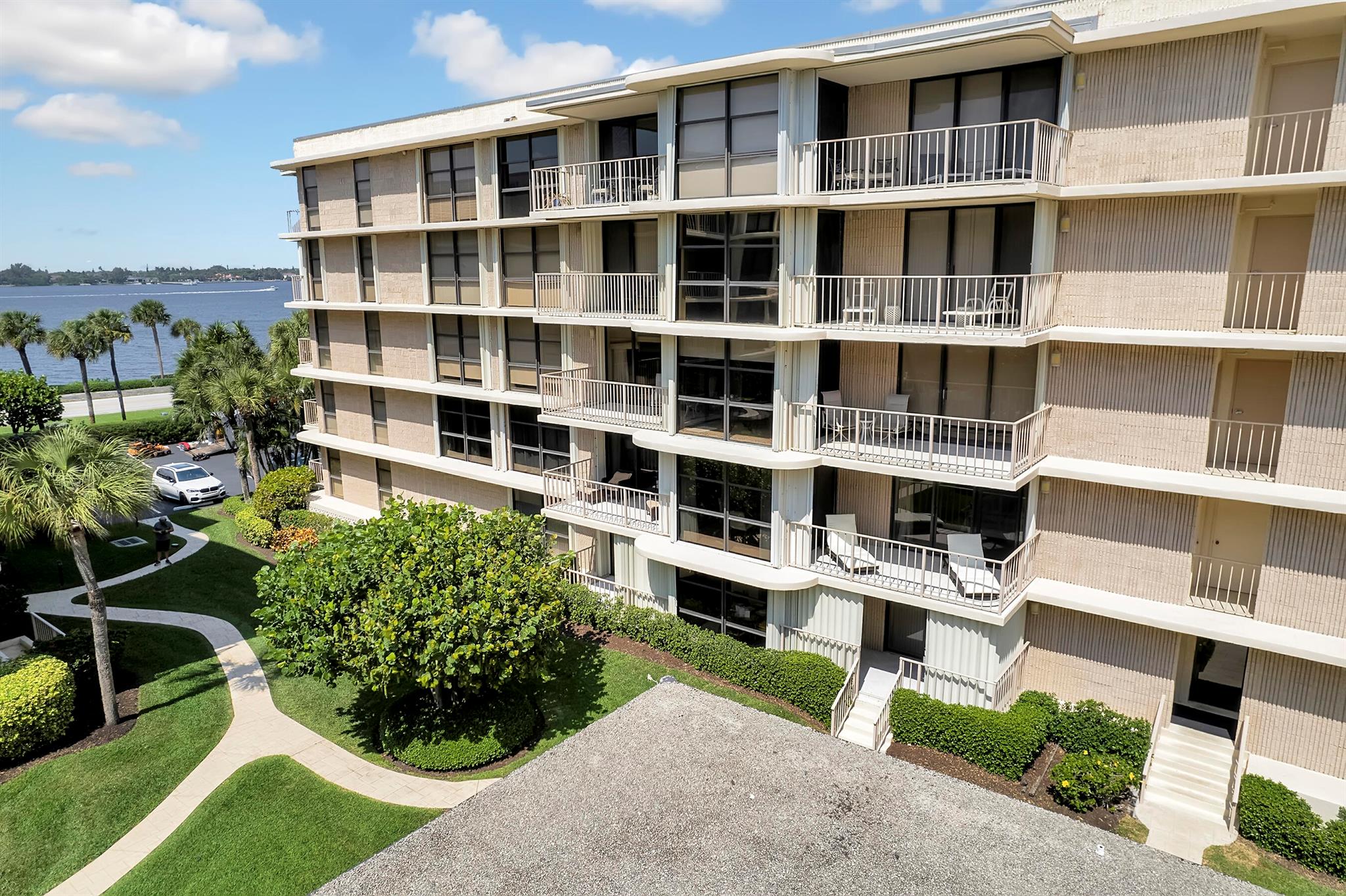 THIRTY TWO HUNDRED COND - Residential Lease