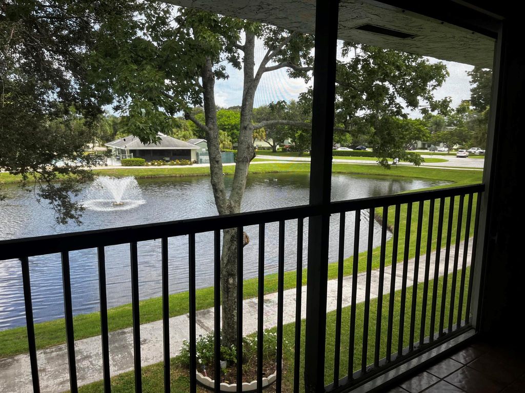 Photo of 1001 Sabal Ridge Circle #G, Palm Beach Gardens, FL 33418 (MLS # R10908305)