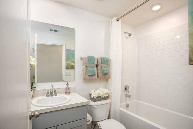 VERO LAKE ESTATES UNIT H-1 - Residential
