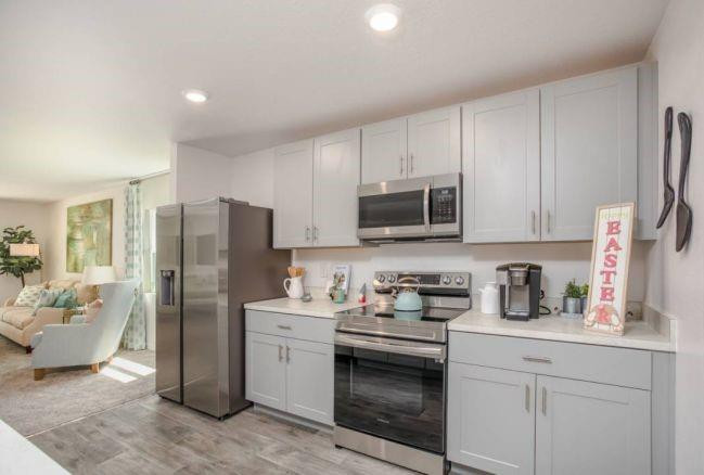 VERO LAKE ESTATES UNIT H-1 - Residential