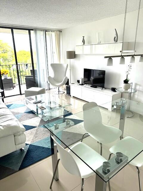 LAKESHORE CLUB CONDO - Residential Lease