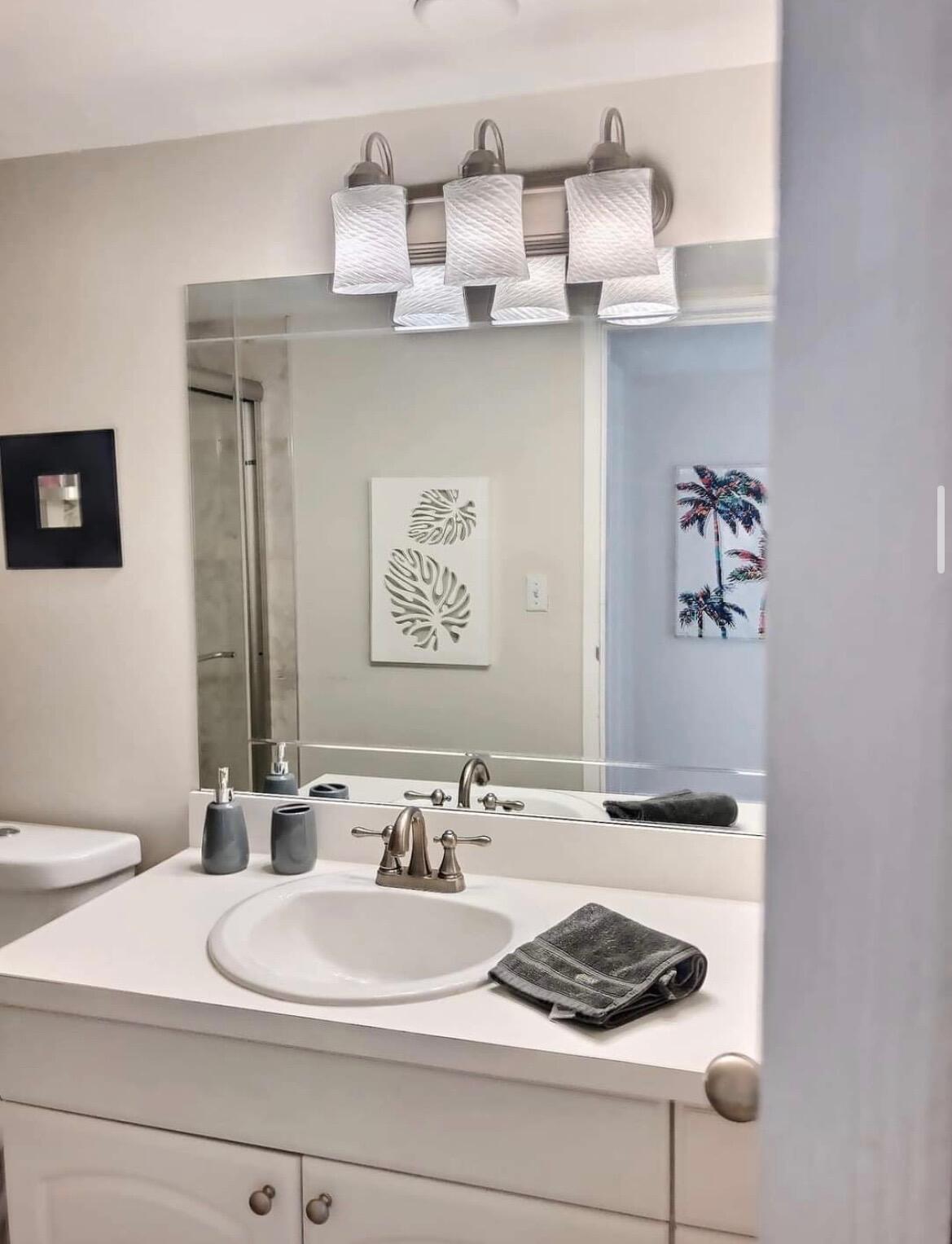 LAKESHORE CLUB CONDO - Residential Lease