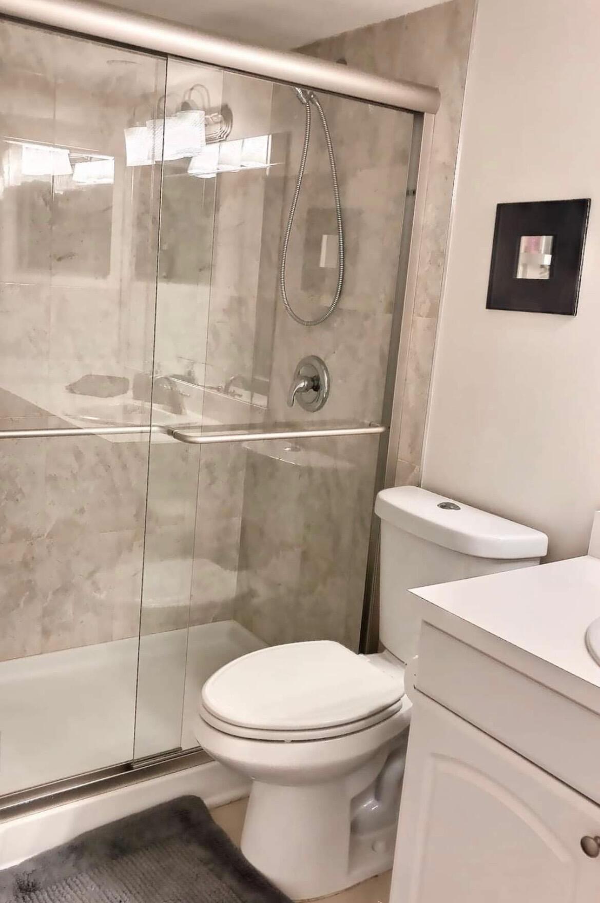 LAKESHORE CLUB CONDO - Residential Lease